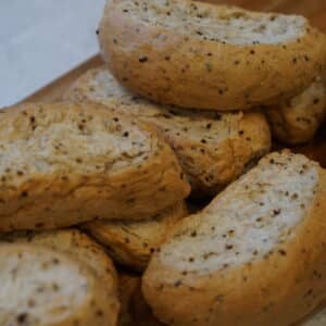 Black Pepper Friselle Biscuit