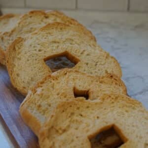 White Round Friselle